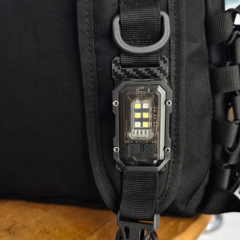 Lanterna tática edc portátil mini luz ou placa de laço de gancho acampamento caminhadas segurança piscando luz para 25mm mochila cinta